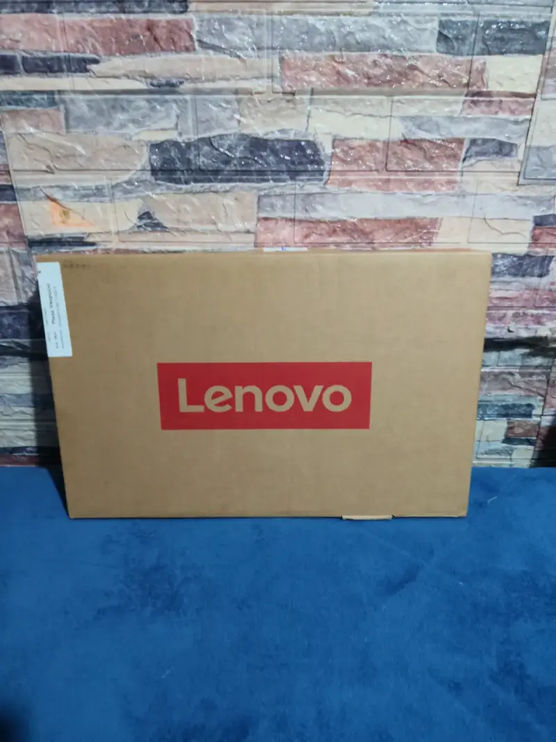 Laptop Lenovo nuevo con caja - 1