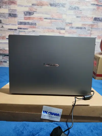 Laptop Lenovo nuevo con caja - miniatura 5