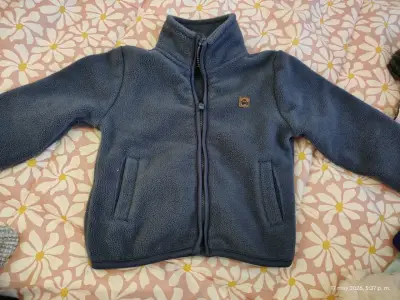 Chaqueta infantil de mezclilla con parches - miniatura 2