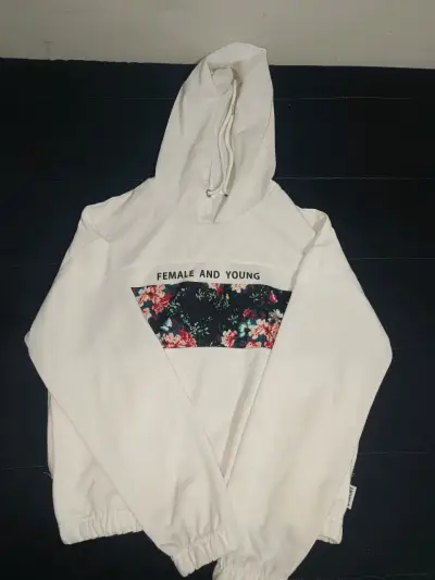 Polerón blanco con estampado floral - miniatura 1