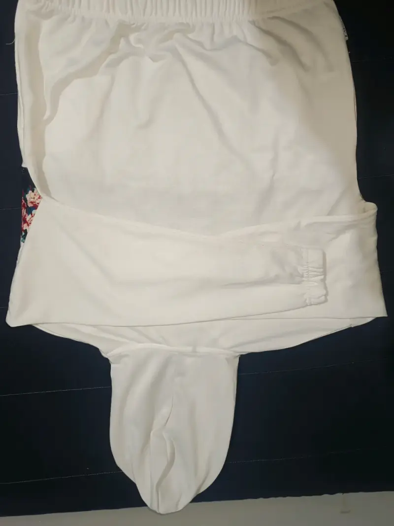 Polerón blanco con estampado floral - 2