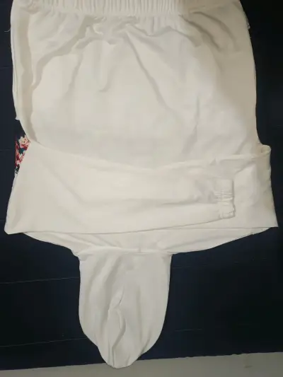 Polerón blanco con estampado floral - miniatura 2