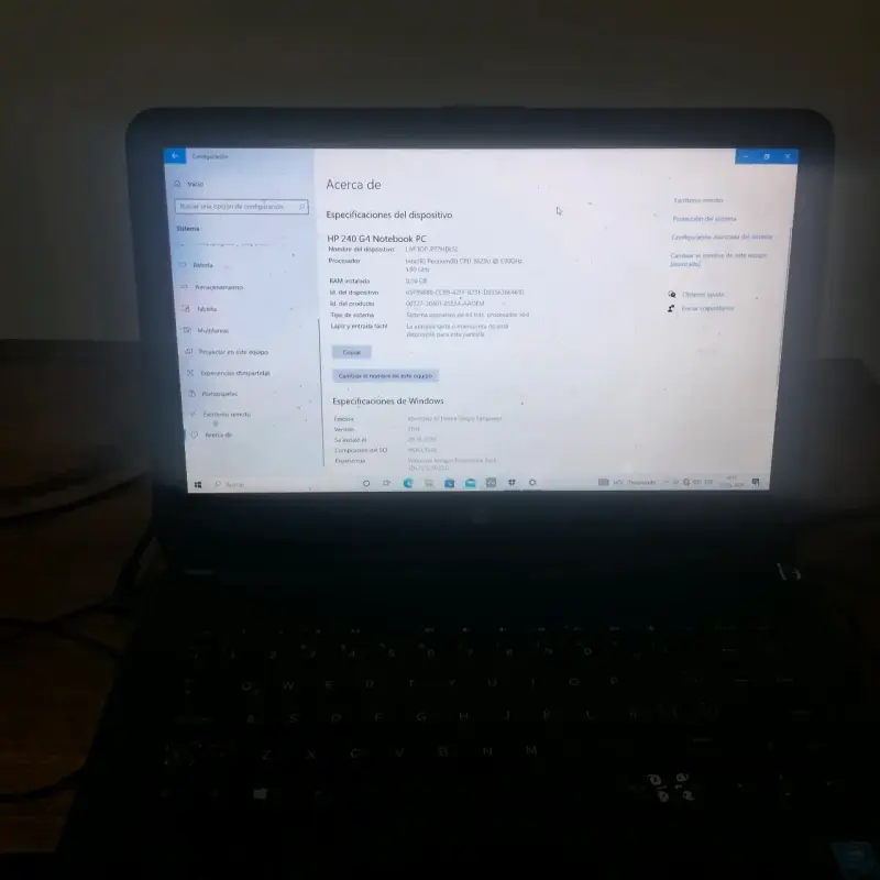 Laptop HP 240 G4 - 1