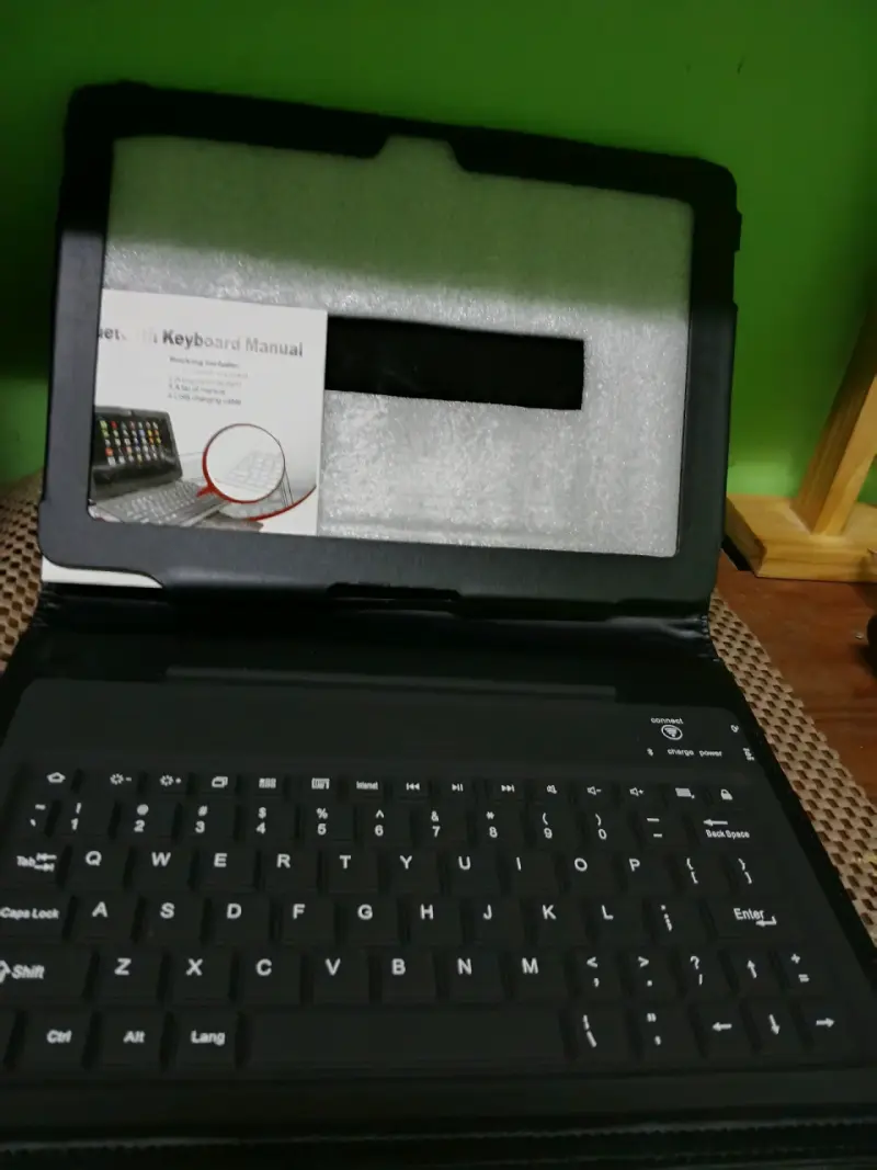 Funda con teclado para tablet - 3