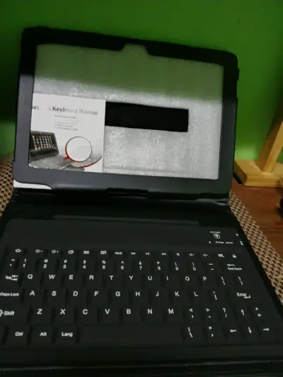 Funda con teclado para tablet - miniatura 3