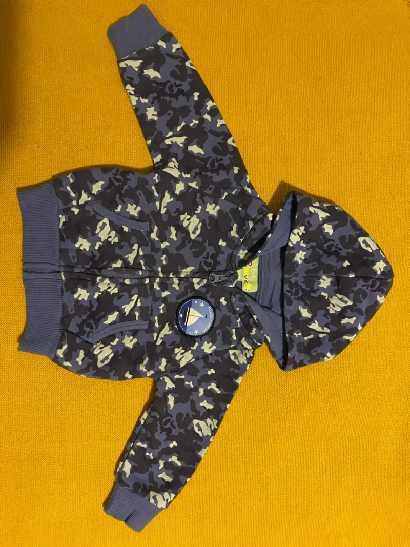 Polerón con capucha camuflaje talla 9-12 meses - 2