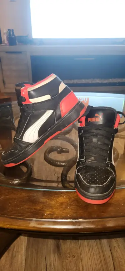 Zapatillas negras Puma usadas - miniatura 2