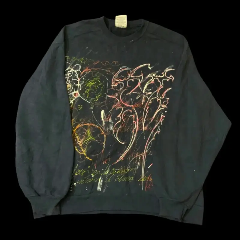 Polerón negro con diseño gráfico - 1
