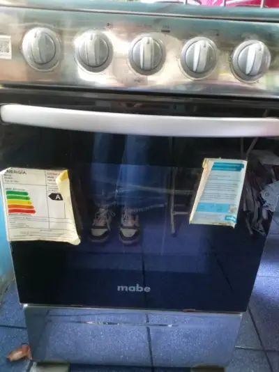 Cocina a gas Mabe en buen estado - miniatura 2