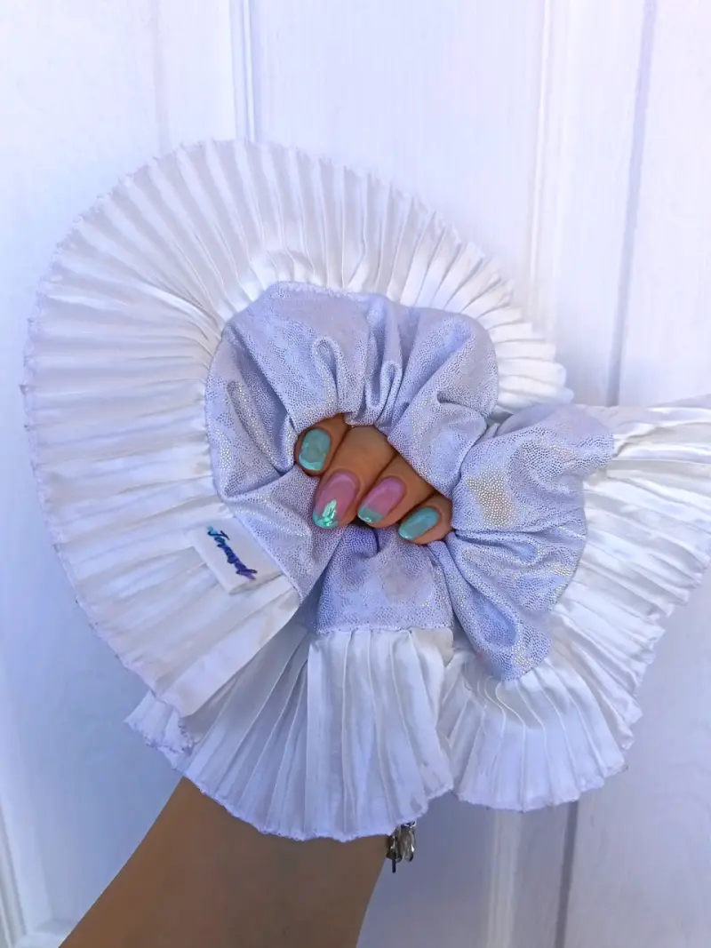 Moño scrunchie morado brillante - 2