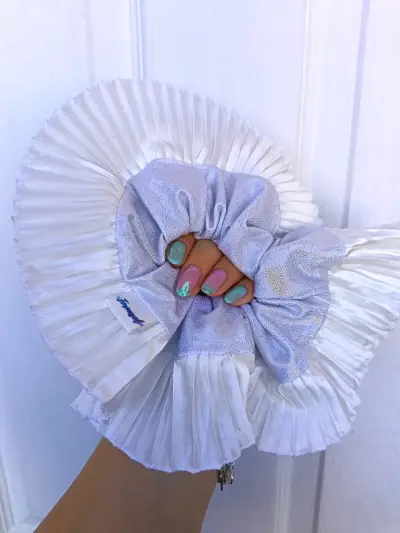 Moño scrunchie morado brillante - miniatura 2