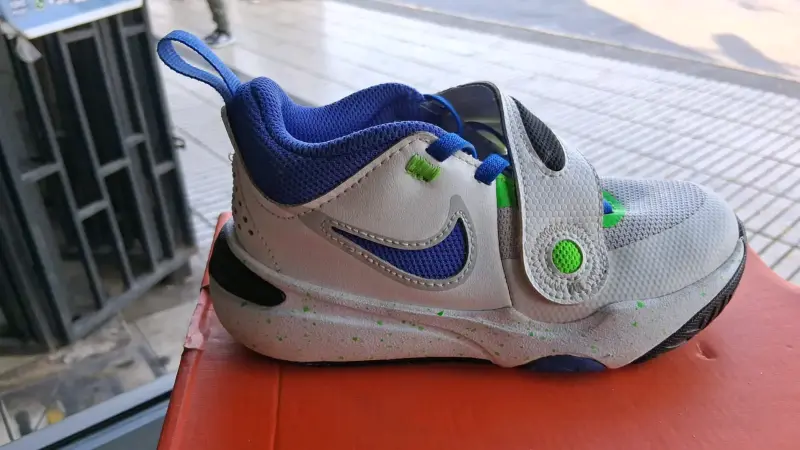 Zapatillas infantiles Nike gris y azul