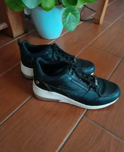 Zapatillas negras deportivas xti - miniatura 1