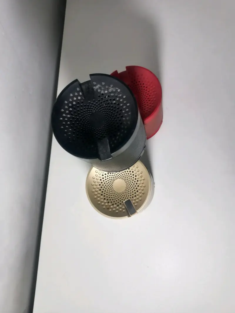 Parlante Bluetooth dorado portable - 2
