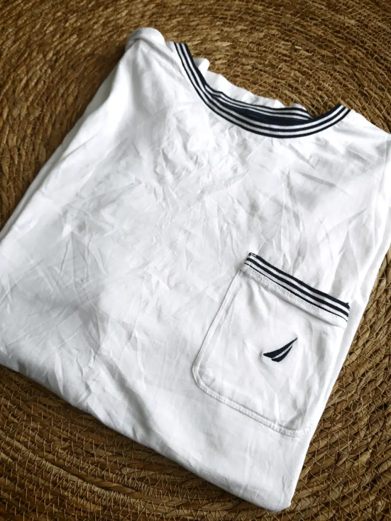 Polera nautica blanca con bolsillo - 1