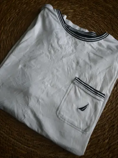 Polera nautica blanca con bolsillo - miniatura 3