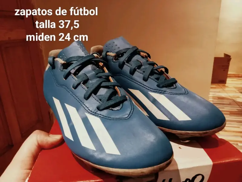 Zapatos de fútbol Adidas azules talla 37.5