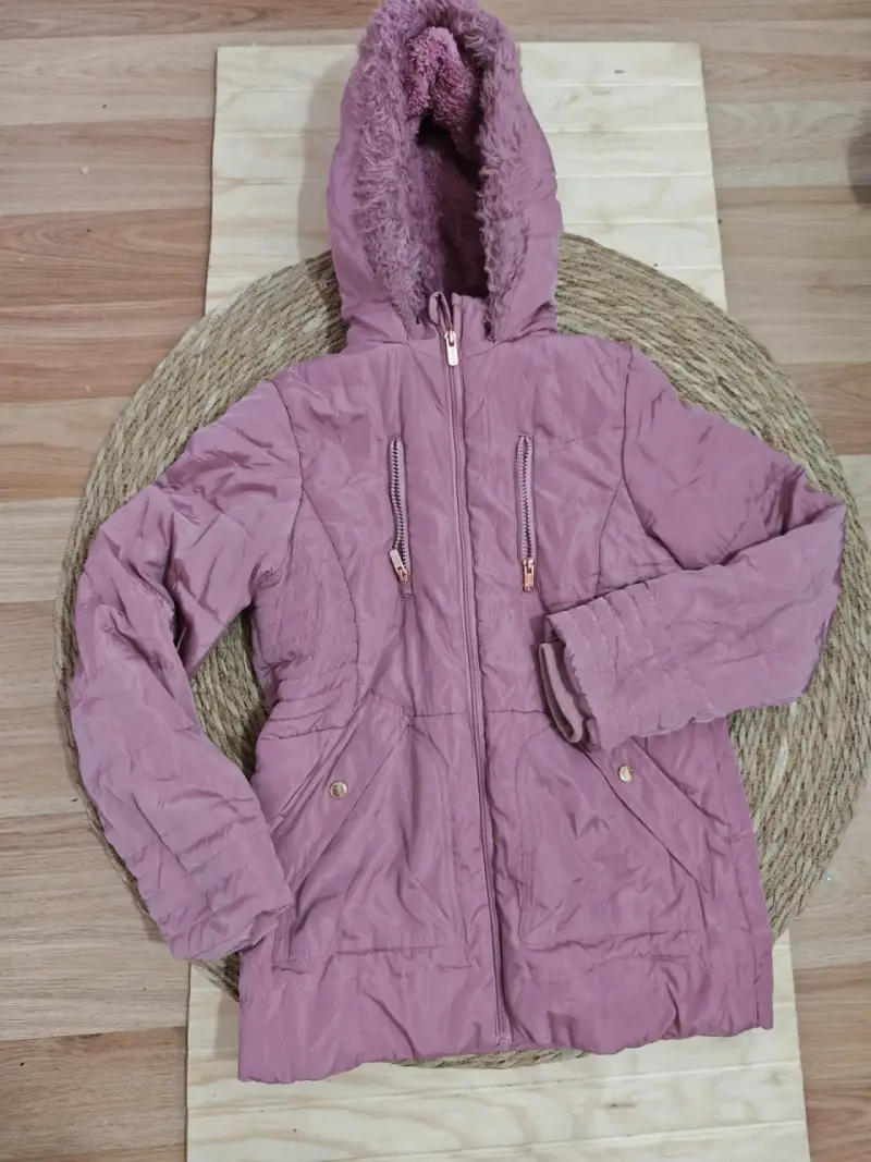 Chaqueta rosada con capucha - 4