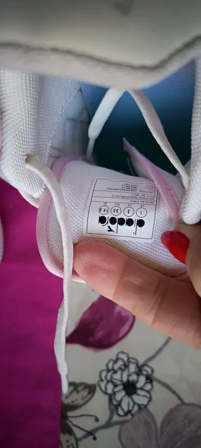 Zapatillas blancas deportivas - miniatura 2