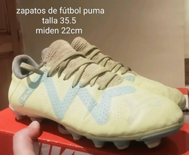 Zapatos de fútbol Puma talla 35.5
