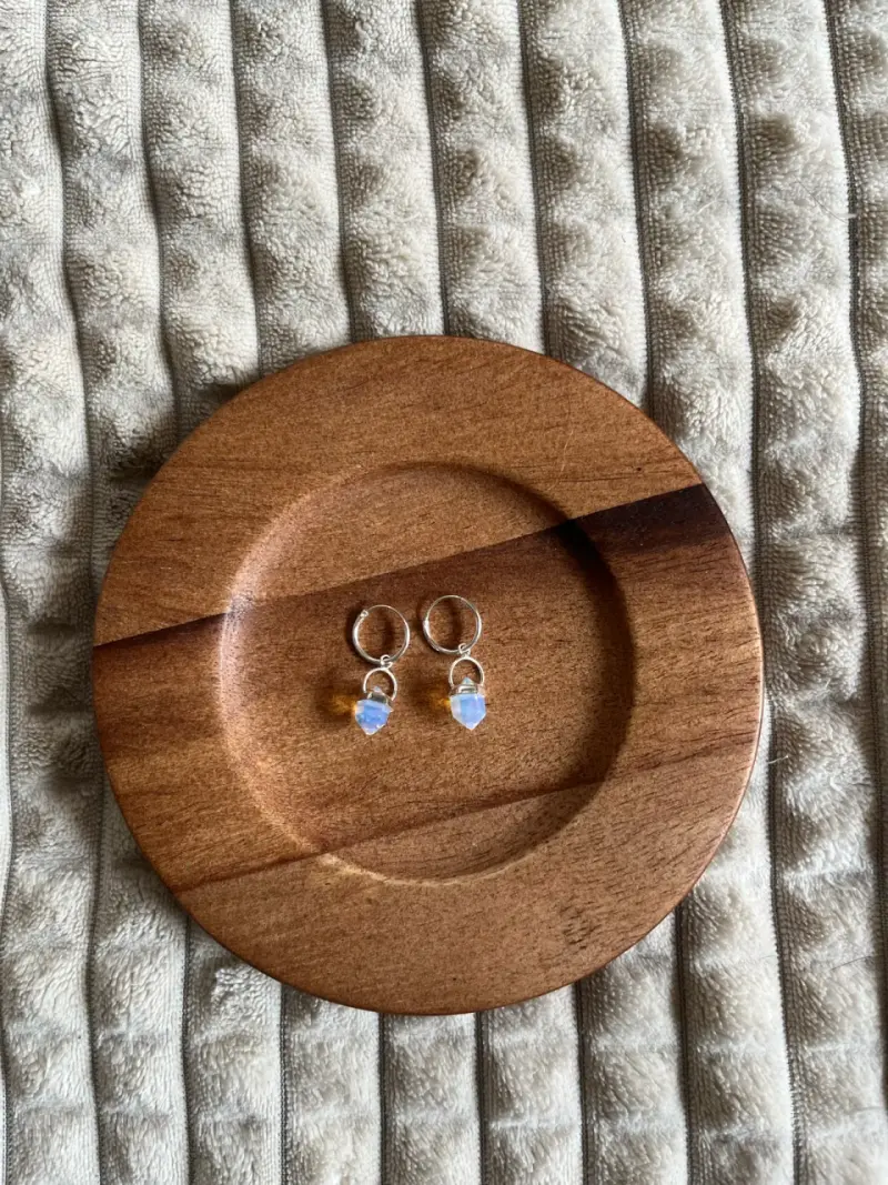 Aros de plata con piedras cristalinas