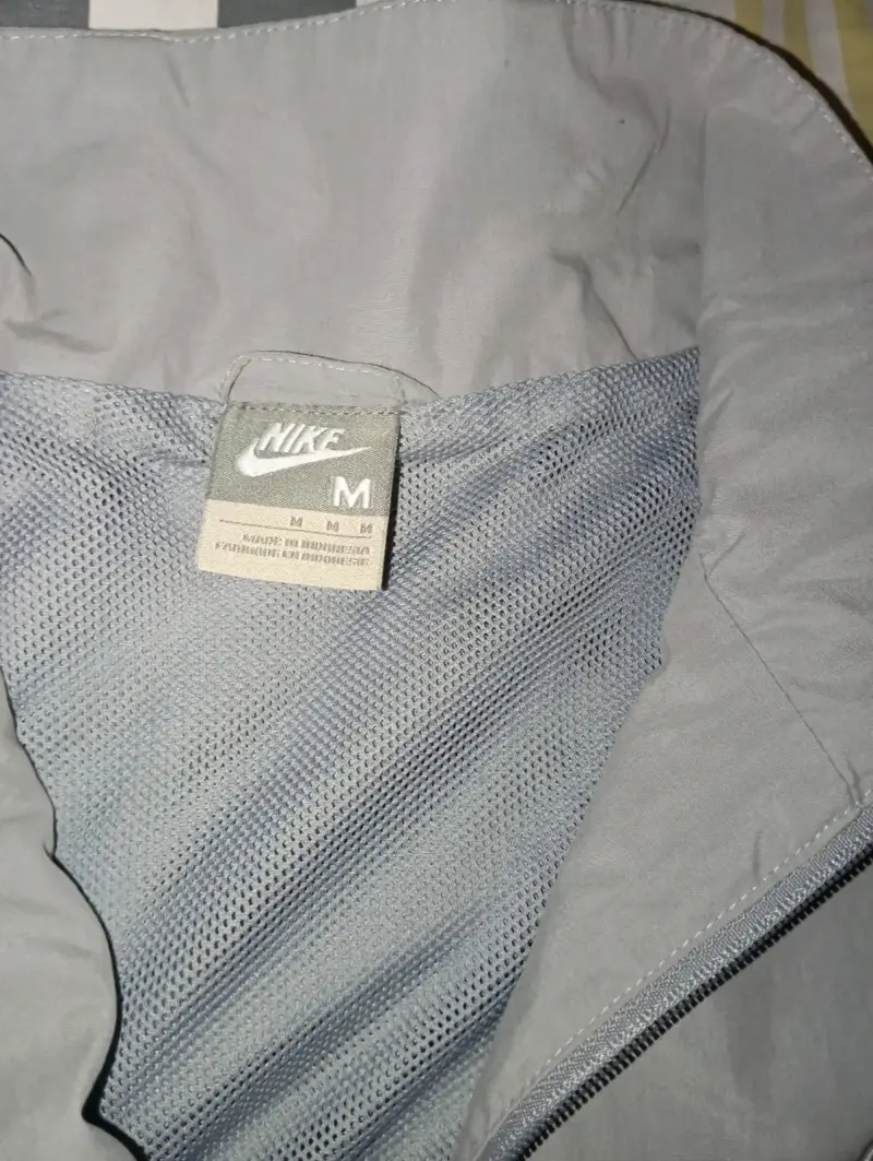 Cortaviento Nike Vintage gris talla M