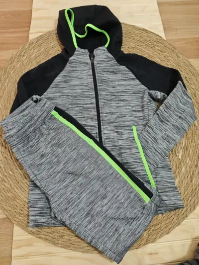 Conjunto deportivo Old navy gris con capucha - miniatura 1