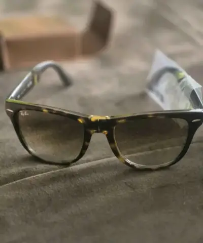 Lentes de sol Ray-Ban en caja - miniatura 3