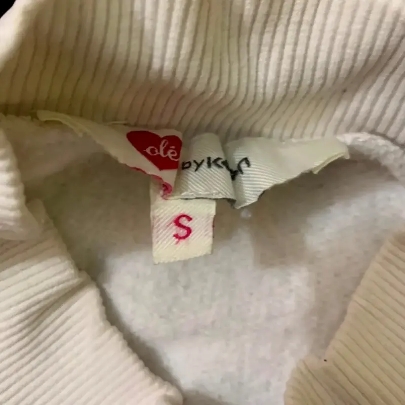 Polerón blanco con estampado artístico - 3