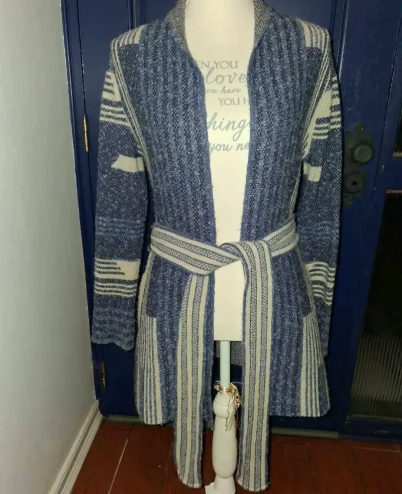 Cardigan azul con cinturón - 1