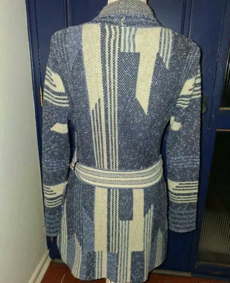 Cardigan azul con cinturón - 3