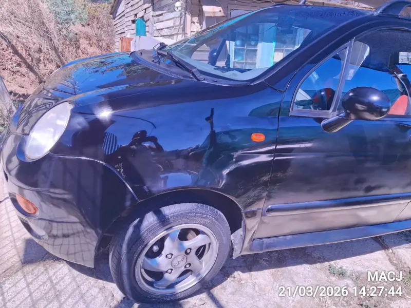 Auto compacto negro usado - 4