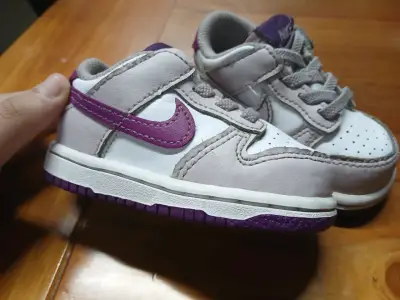 Zapatillas blancas con morado Nike Dunk Low - miniatura 1