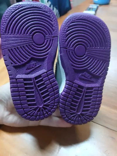 Zapatillas blancas con morado Nike Dunk Low - miniatura 3