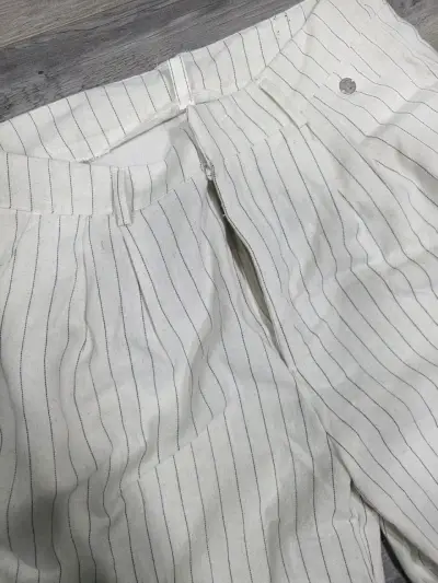 Pantalones blancos a rayas - miniatura 2