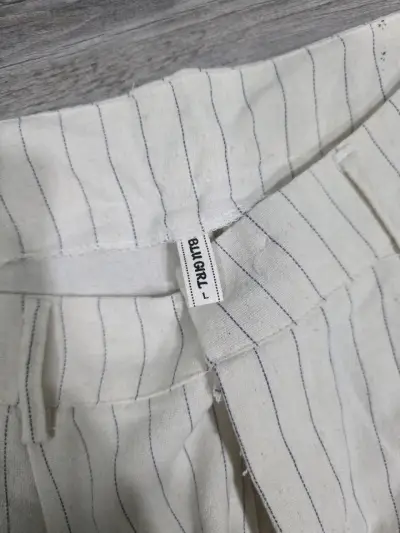 Pantalones blancos a rayas - miniatura 3