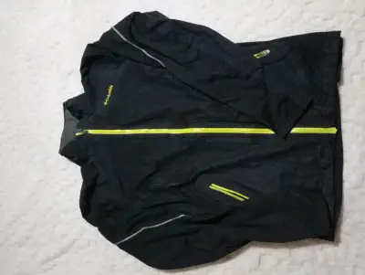 Chaqueta negra Columbia sport - miniatura 1