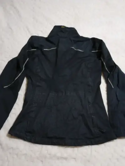 Chaqueta negra Columbia sport - miniatura 2