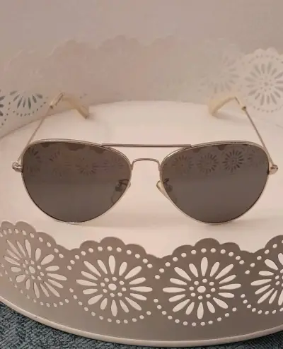 Gafas de sol aviador doradas ricky sarkany - miniatura 1