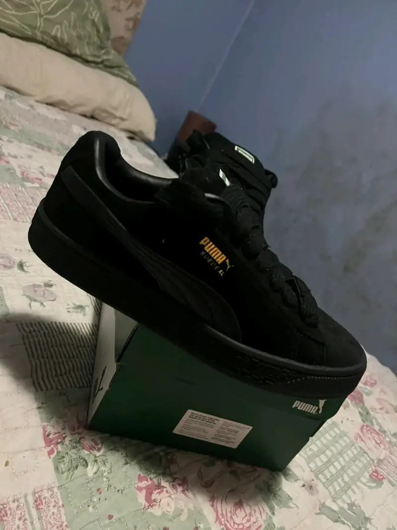 Zapatillas negras Puma Suede - 1