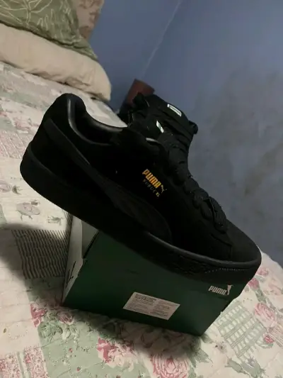 Zapatillas negras Puma Suede - miniatura 1