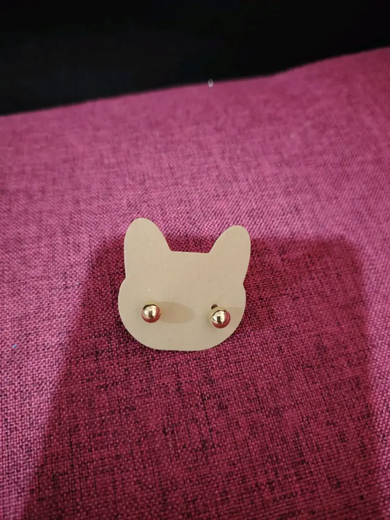 Aros dorados pequeños