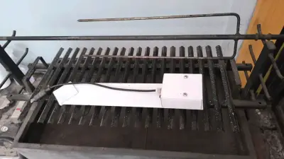 Parrilla enlozada con tridente y motor - miniatura 5