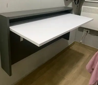Escritorio plegable de pared blanco - miniatura 1