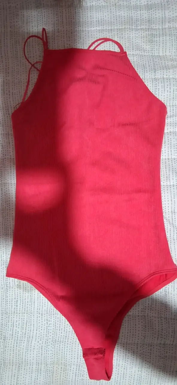 Body rojo sin mangas