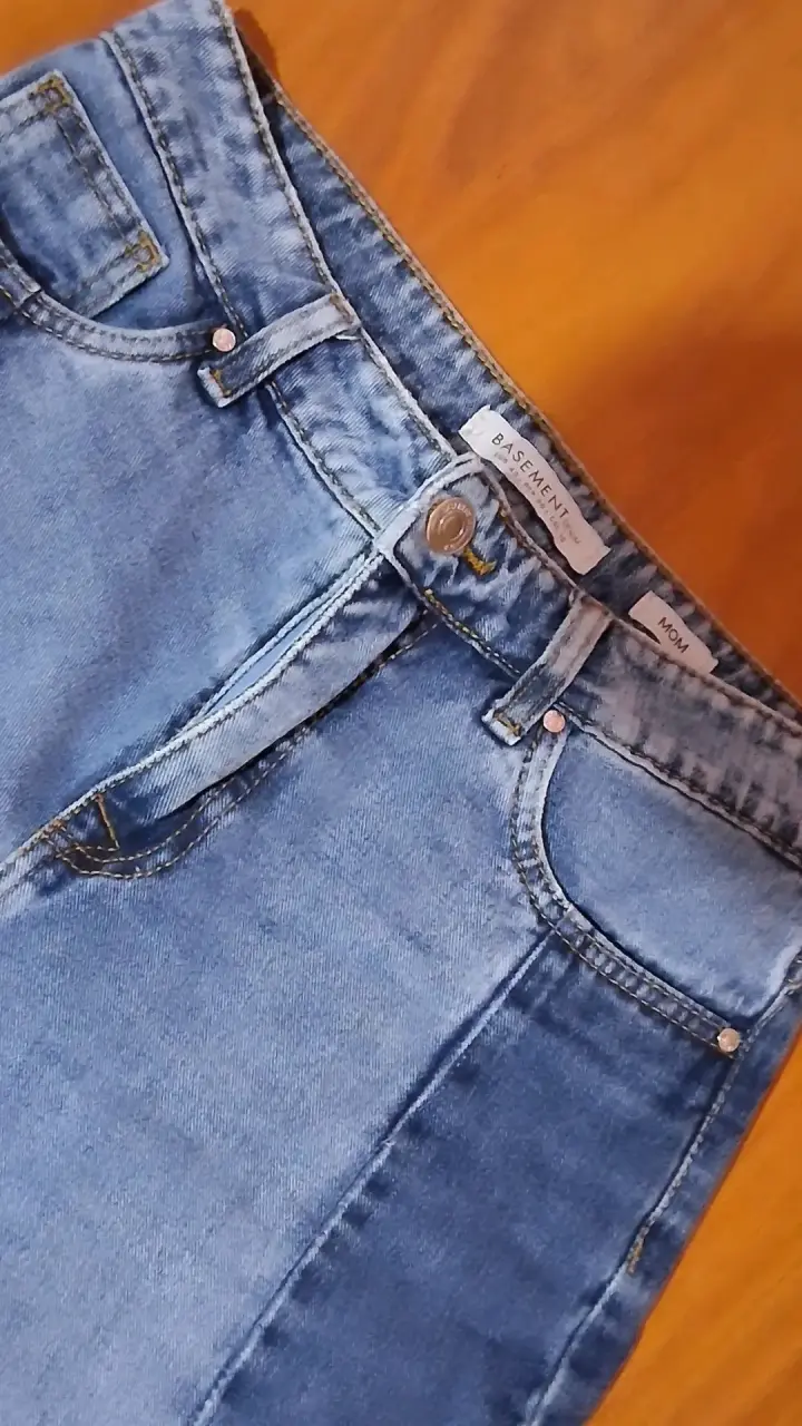 Mom Jeans bicolor de mezclilla - 2