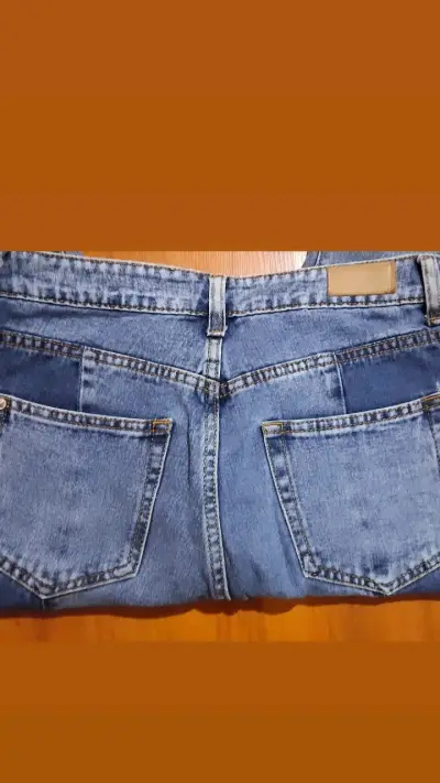 Mom Jeans bicolor de mezclilla - miniatura 3