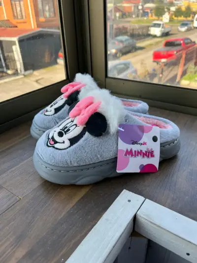 Pantuflas gris Minnie Disney - miniatura 1