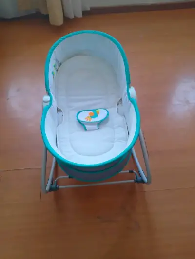 Cuna mecedora para bebé - miniatura 1