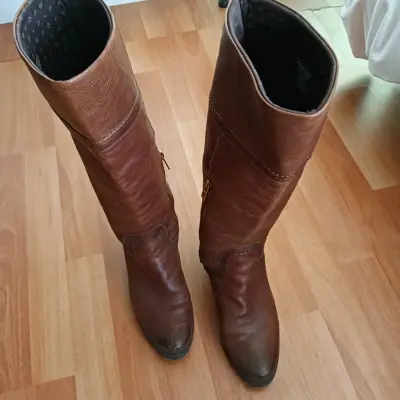 Botas largas de cuero marrón - miniatura 6